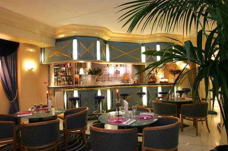 Royal Garden Champs-elysees Отель 4*