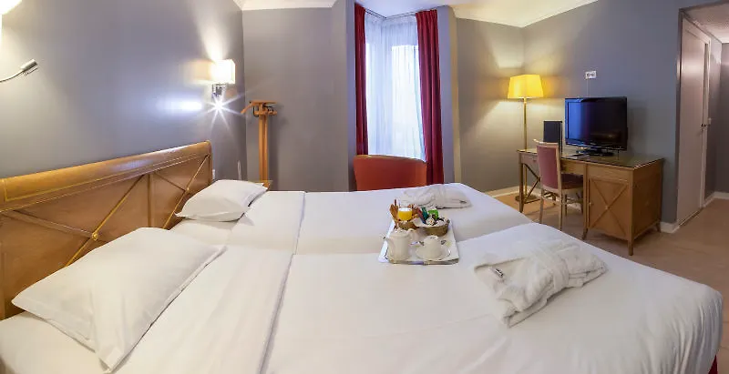 Royal Garden Champs-elysees 4*