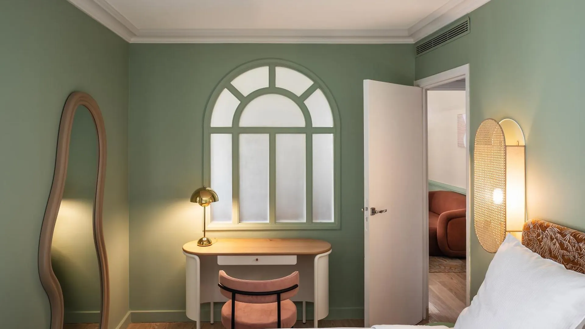 Royal Garden Champs-elysees 4*