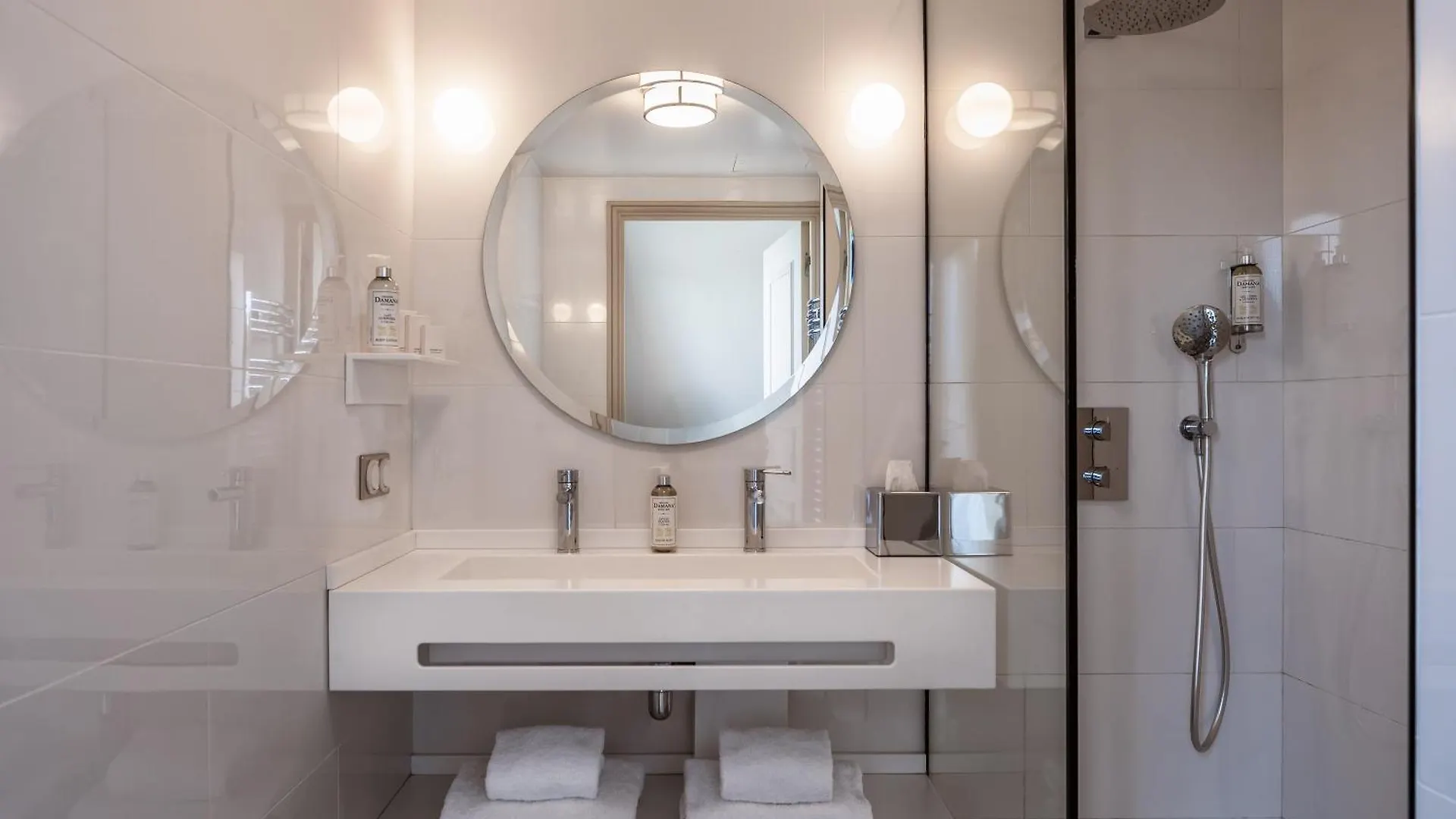 Royal Garden Champs-elysees Hotel 4*