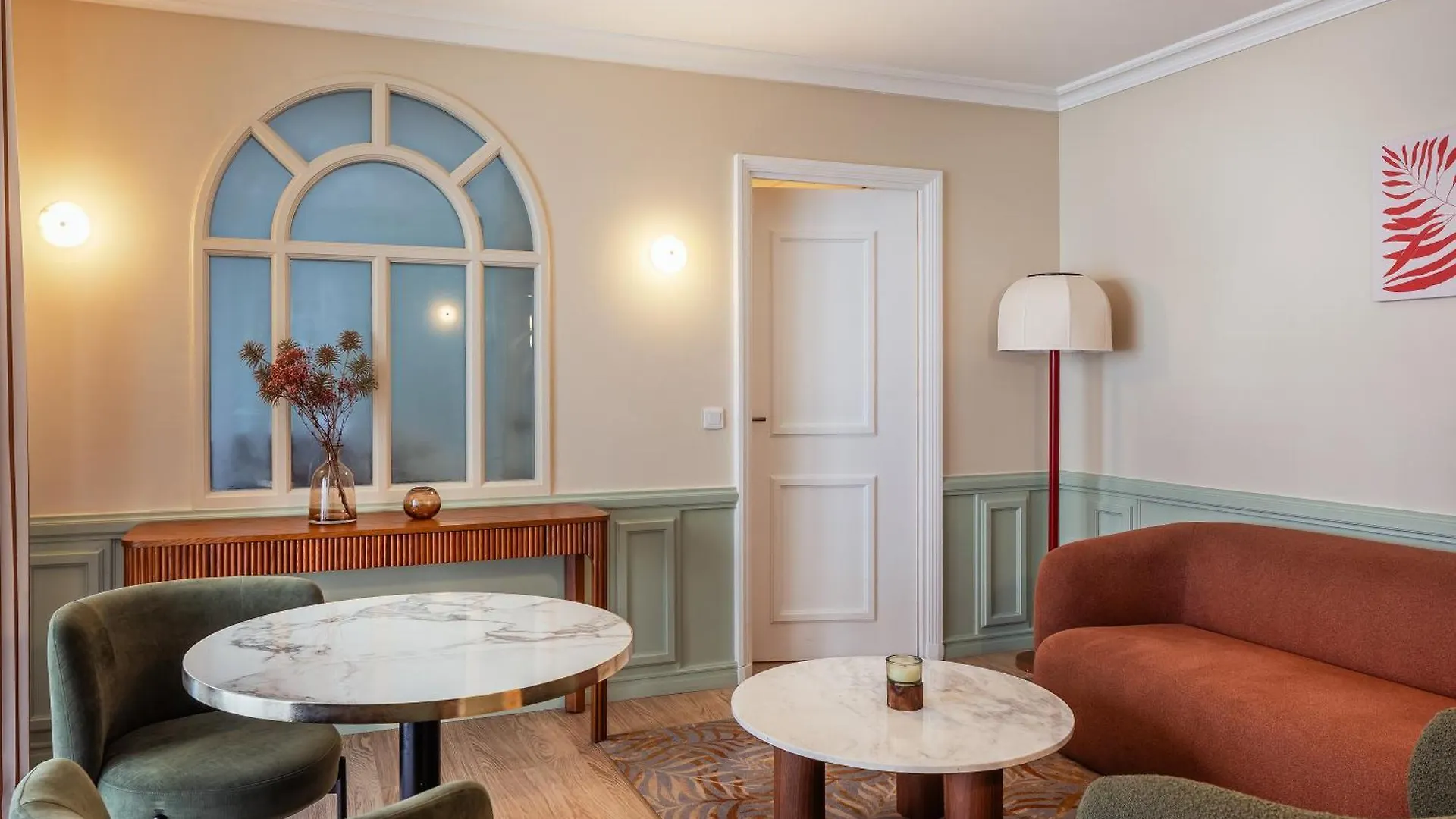 Royal Garden Champs-elysees 4*