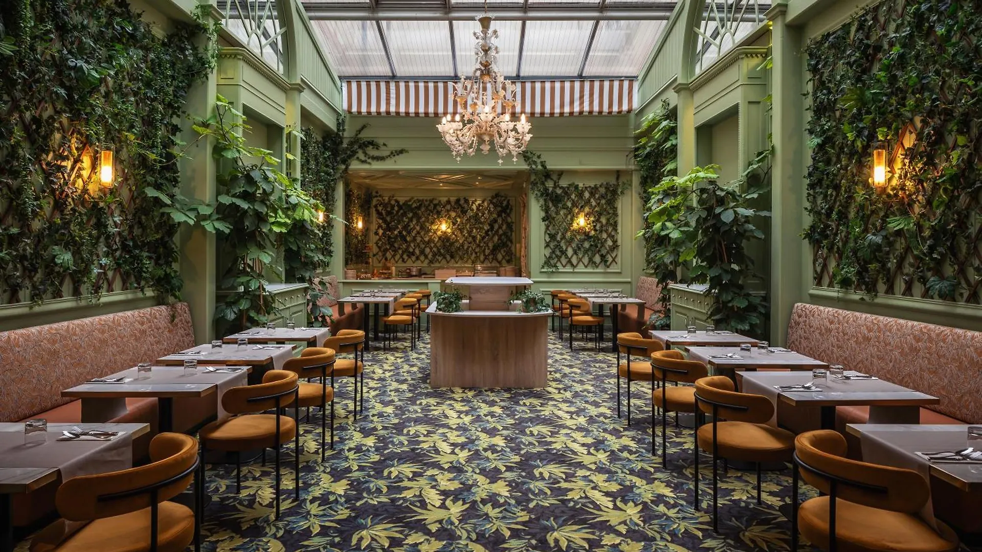 Hotel Royal Garden Champs-elysees Paris