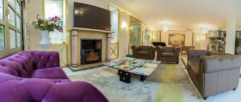 Royal Garden Champs-elysees Hotel 4*