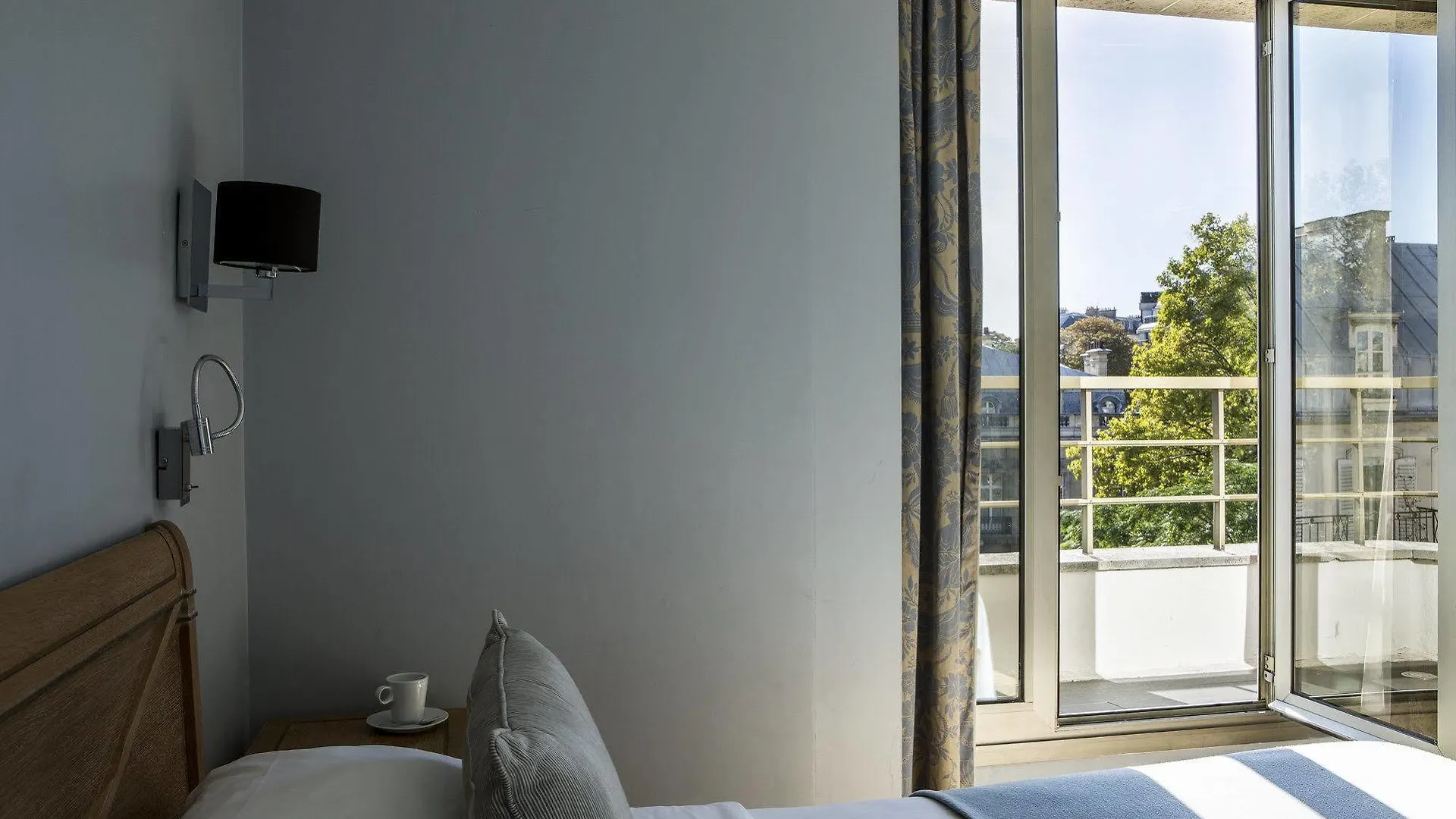 Royal Garden Champs-elysees Hotel