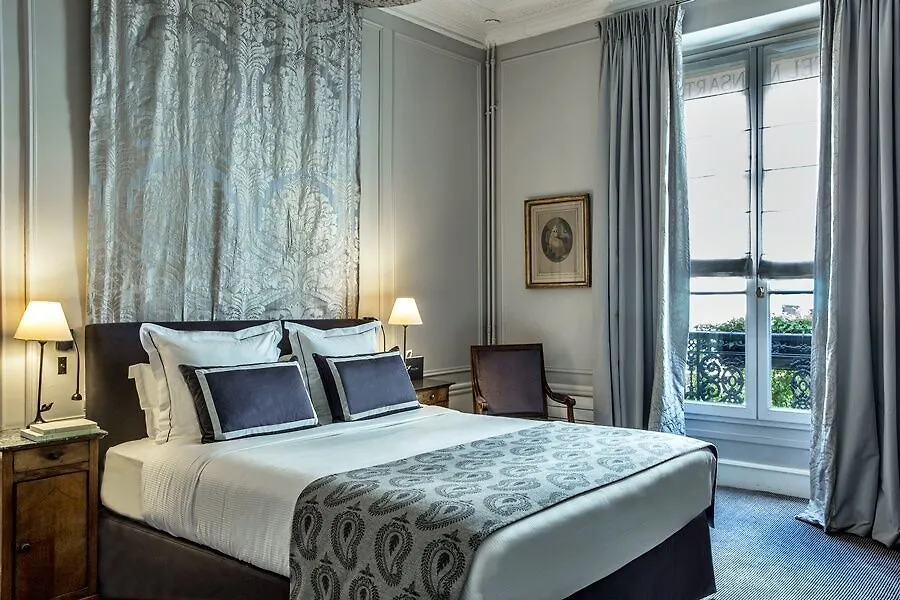 Hotel Royal Garden Champs-elysees 4*