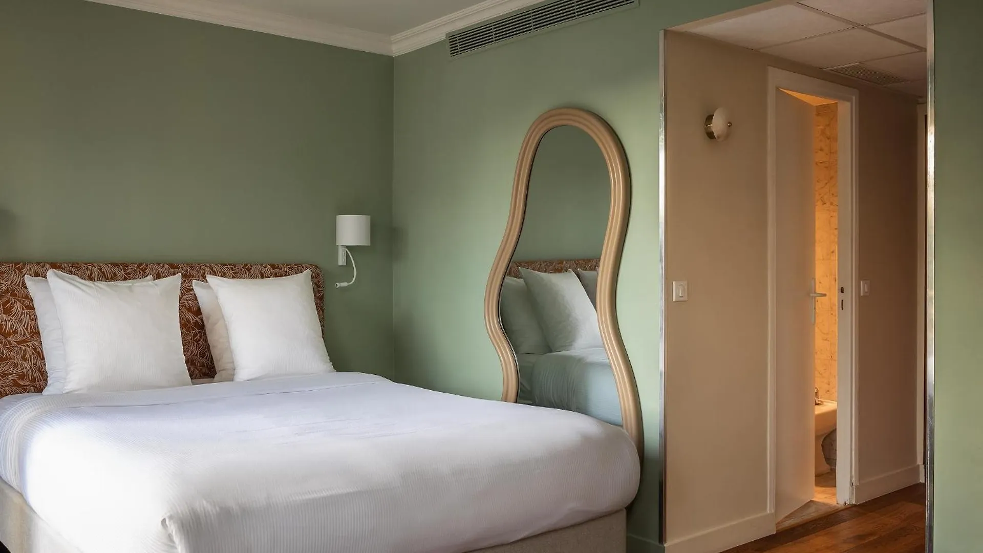 Hotel Royal Garden Champs-elysees