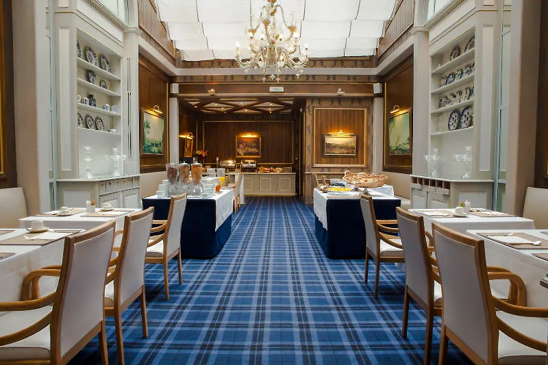 Hotel Royal Garden Champs-elysees